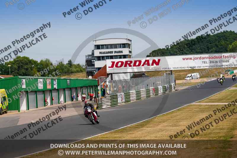 Vintage motorcycle club;eventdigitalimages;mallory park;mallory park trackday photographs;no limits trackdays;peter wileman photography;trackday digital images;trackday photos;vmcc festival 1000 bikes photographs